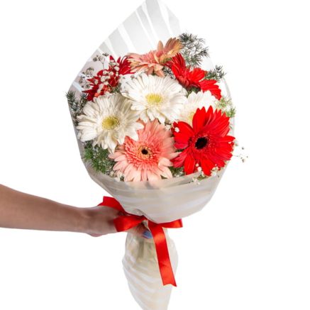 Krem Bukette Rengarenk Gerbera Çiçekleri